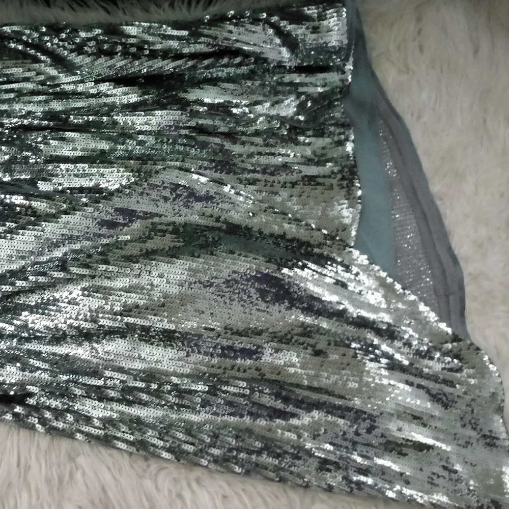 Aidan by Aidan Mattox Sequined Wrap Dress Size 0 - Picture 8 of 10